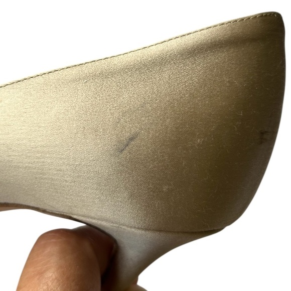 Manolo Blahnik Nadira Champagne Satin Heels Crystal Embellishment  7.5 US - Picture 7 of 16